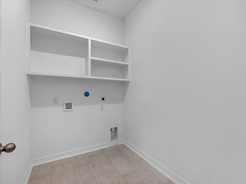 Spacious, unfurnished interior of a new home in Emory Glen, Magnolia (Image 25). Spacious, unfurnished interior of a new home in Emory Glen, Magnolia (Image 25).