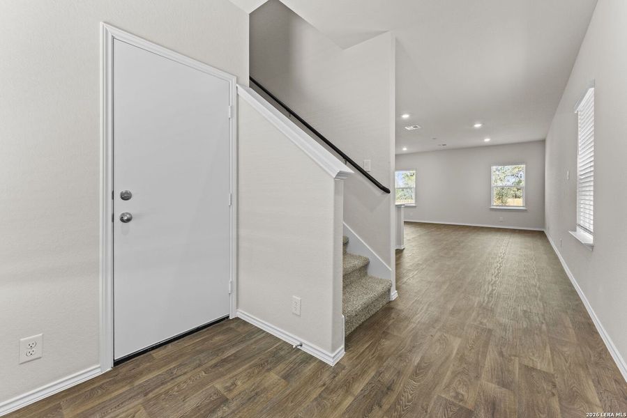Spacious, unfurnished interior of a new home in Redbird Ranch, San Antonio (Image 23).