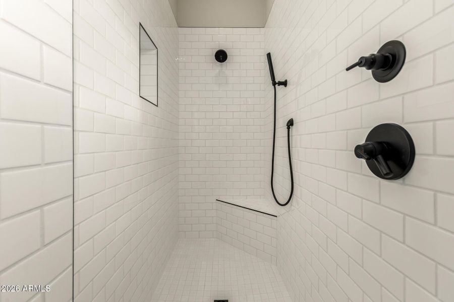 26 - 173rd 8819 26 - 173rd 8819