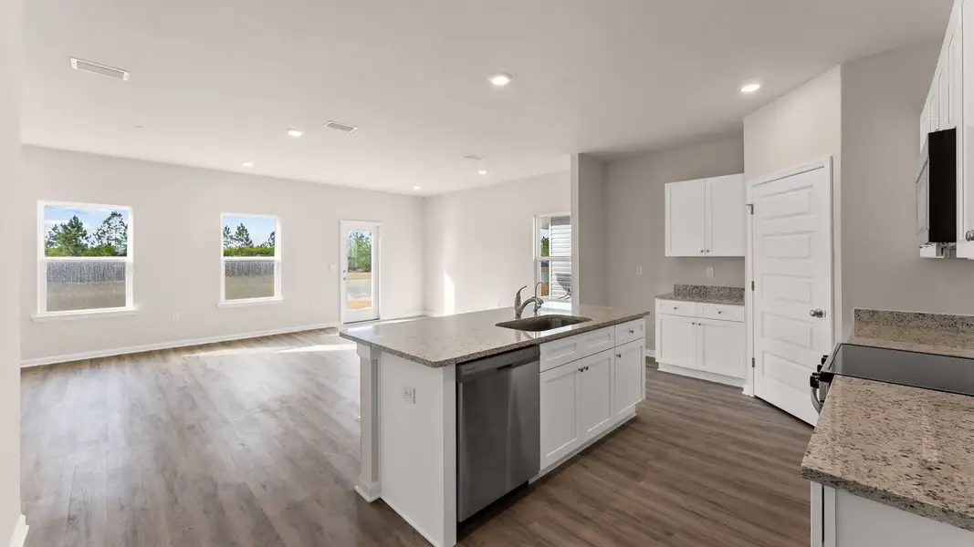 Furnished interior view inside a new home in Liberty, Panama City (Image 6).