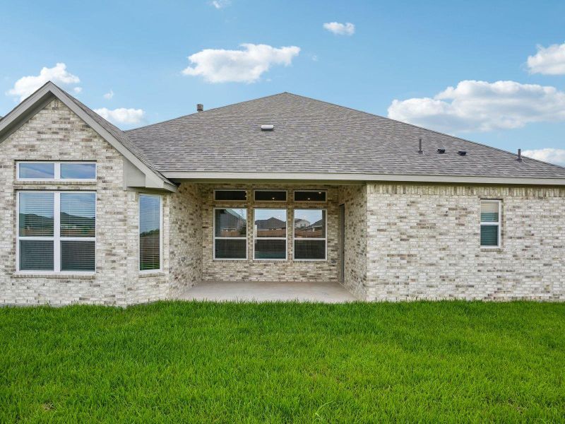 Exterior details and patio area of a home in Massey Oaks - Estate Series, Pearland (Image 21).
