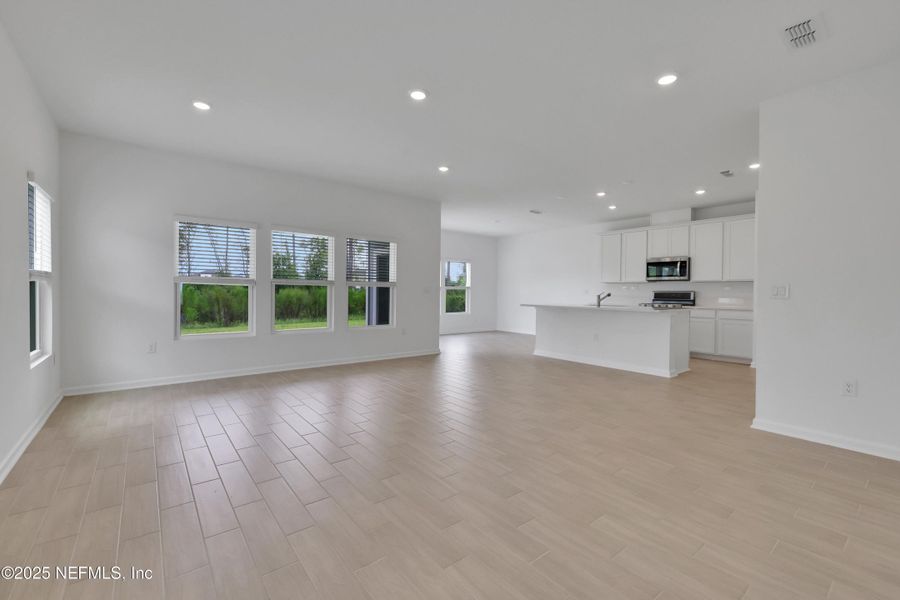 Image 33 of a home in Cordova Palms.