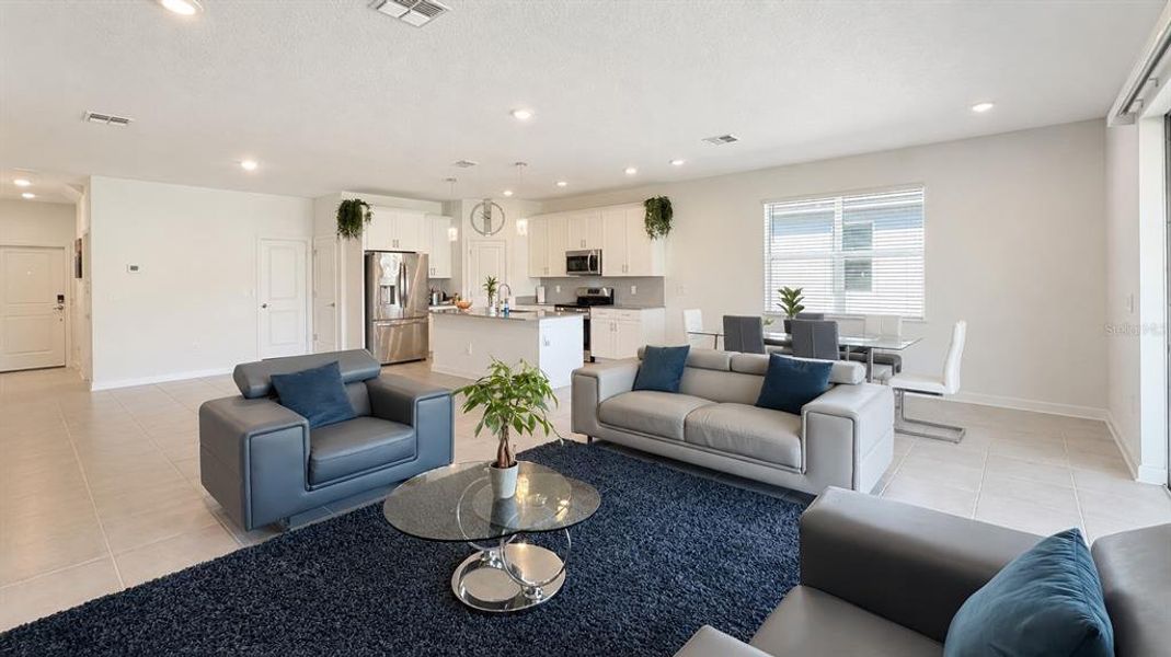 Furnished interior view inside a new home in , Davenport (Image 9).