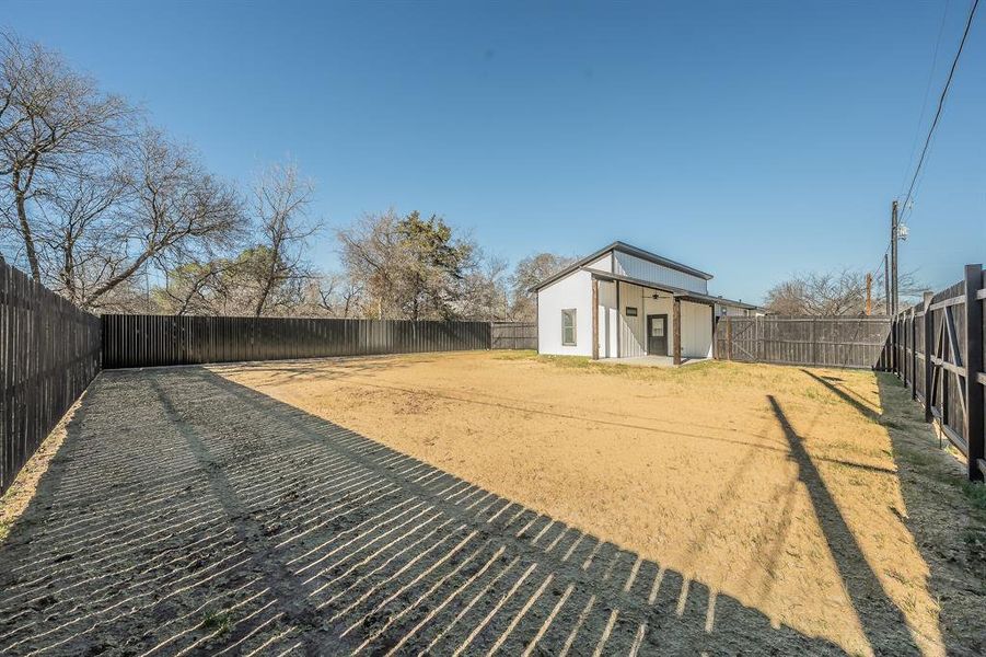Exterior details and patio area of a home in , Bridgeport (Image 17).