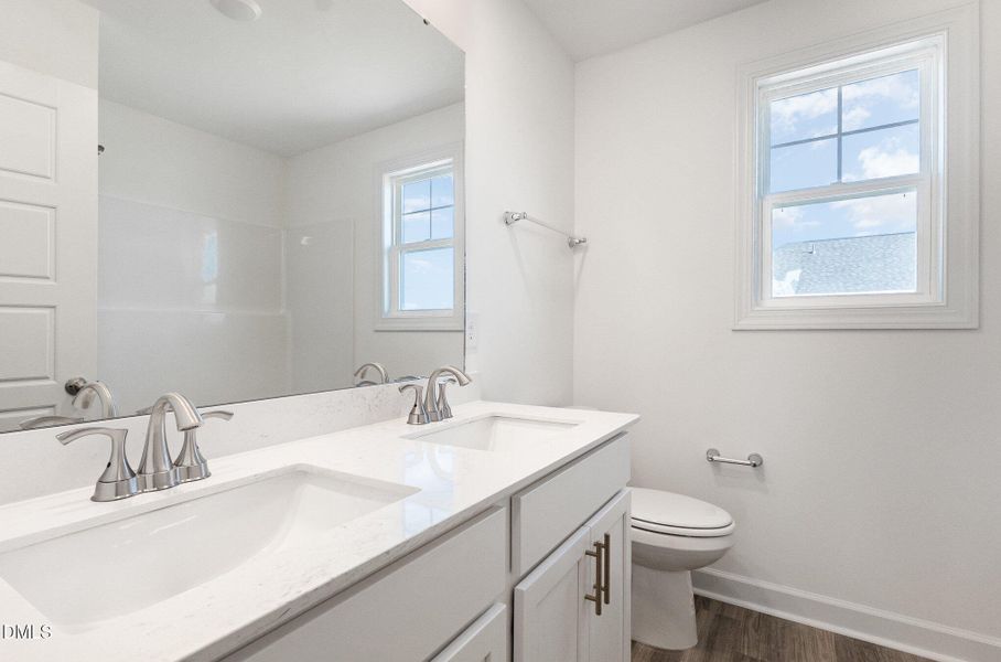 031_kv0a2656-edit_200