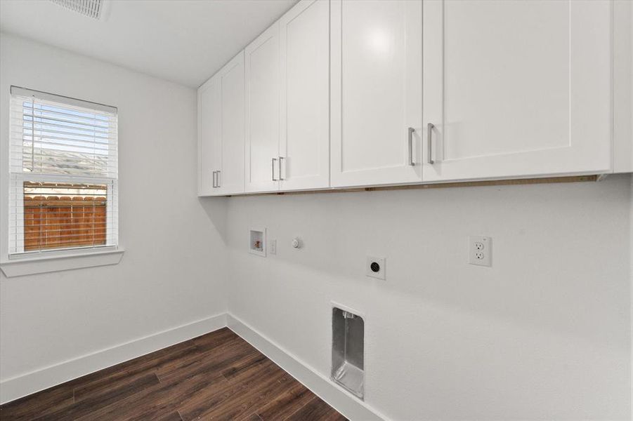 Spacious, unfurnished interior of a new home in , Kerens (Image 31).