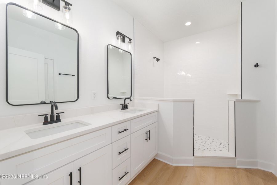 Furnished interior view inside a new home in , Middleburg (Image 11).