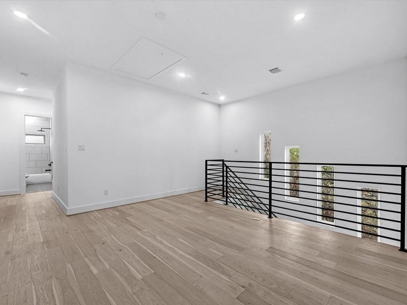 Spacious, unfurnished interior of a new home in , Houston (Image 20).