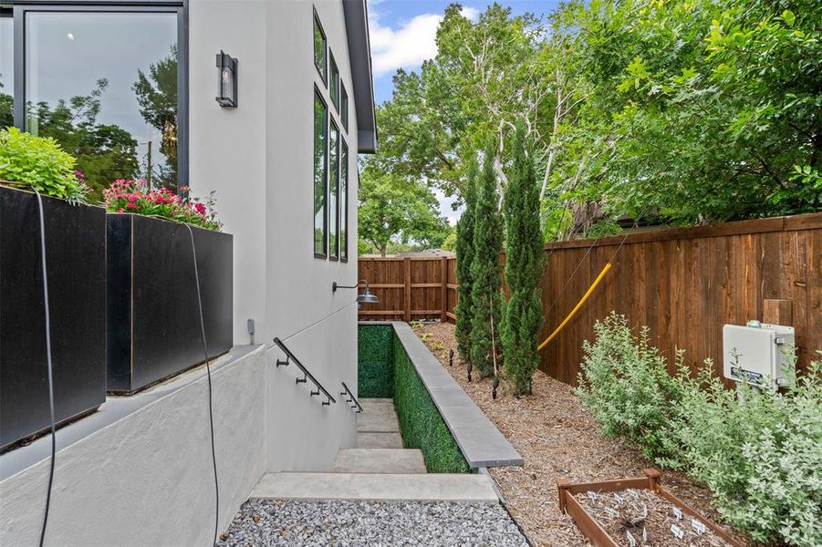 Front exterior of a new home in , Dallas, TX, highlighting curb appeal (Image 27). Front exterior of a new home in , Dallas, TX, highlighting curb appeal (Image 27).