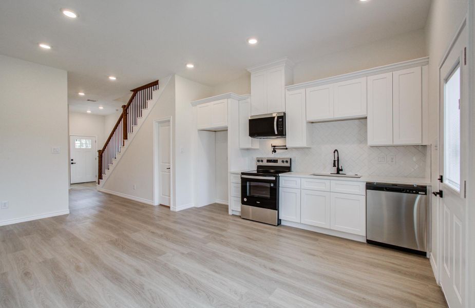 Picture is not of the actual home. It is a representative of a home of the same floor plan. Picture is not of the actual home. It is a representative of a home of the same floor plan.