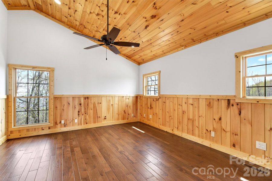 Spacious, unfurnished interior of a new home in , Old Fort (Image 22).