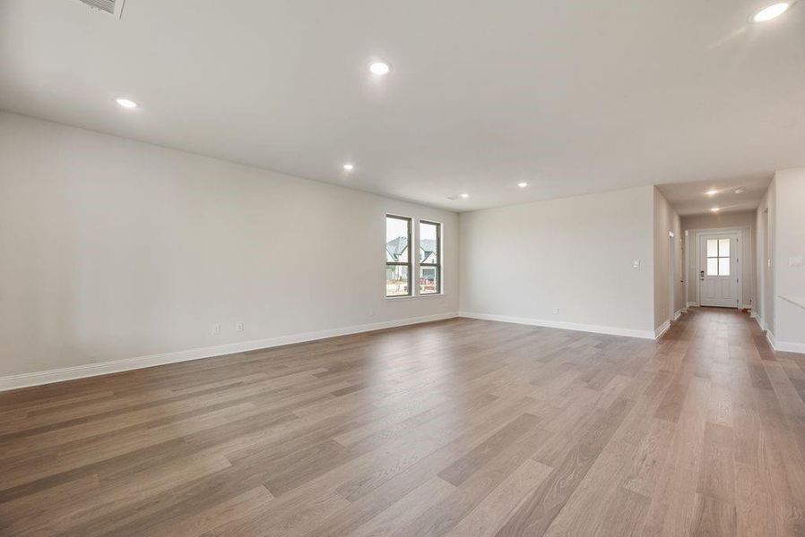 Spacious, unfurnished interior of a new home in Spiritas Ranch, Little Elm (Image 25).