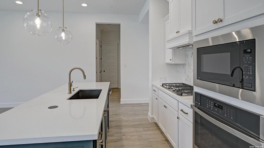 Furnished interior view inside a new home in Esperanza, Boerne (Image 11).