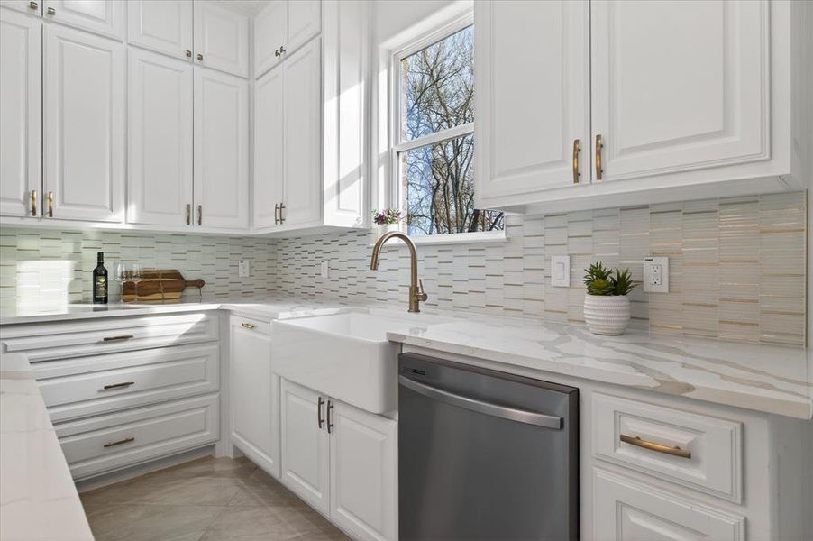 Furnished interior view inside a new home in , Celeste (Image 9).