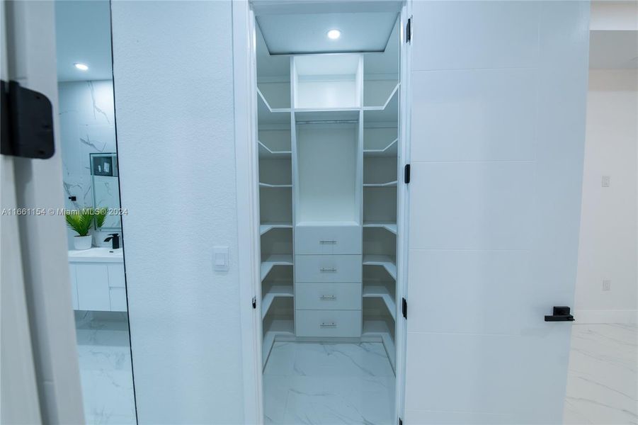 Furnished interior view inside a new home in , Cape Coral (Image 14).