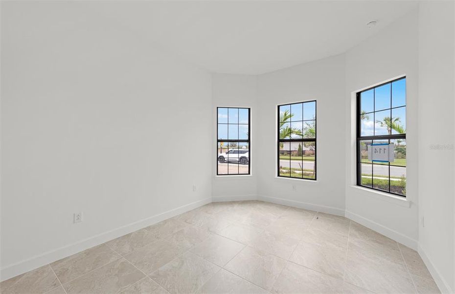 Spacious, unfurnished interior of a new home in Del Webb Catalina, Lakewood Ranch (Image 19). Spacious, unfurnished interior of a new home in Del Webb Catalina, Lakewood Ranch (Image 19).