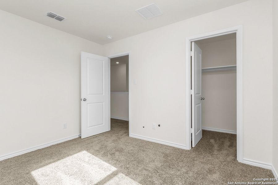 Spacious, unfurnished interior of a new home in Medina Crossing, Von Ormy (Image 16).