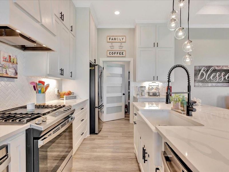 Furnished interior view inside a new home in , Diboll (Image 15).