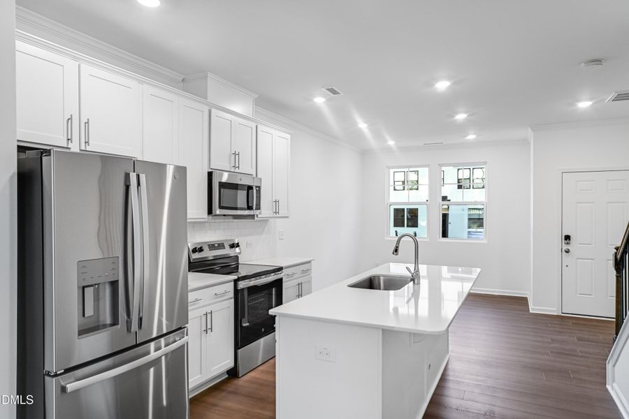 SUN_CrescentTownes_Pic_Savannah_Kitchen_