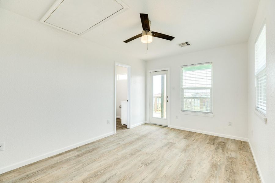 Spacious, unfurnished interior of a new home in , Surfside Beach (Image 20).