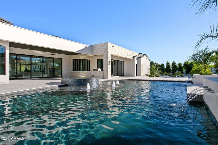 89-web-or-mls-6610-n-mountain-view-rd