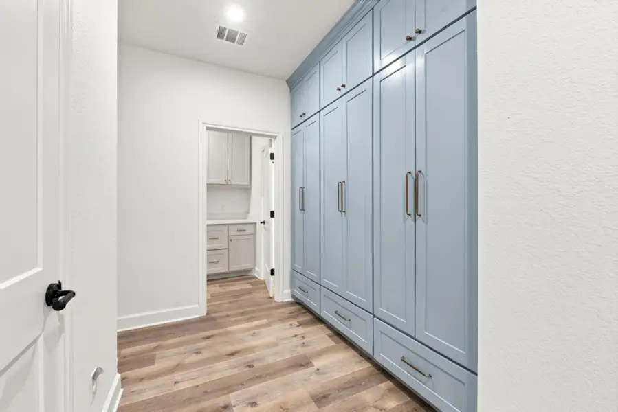 Spacious, unfurnished interior of a new home in , Bryan (Image 11).
