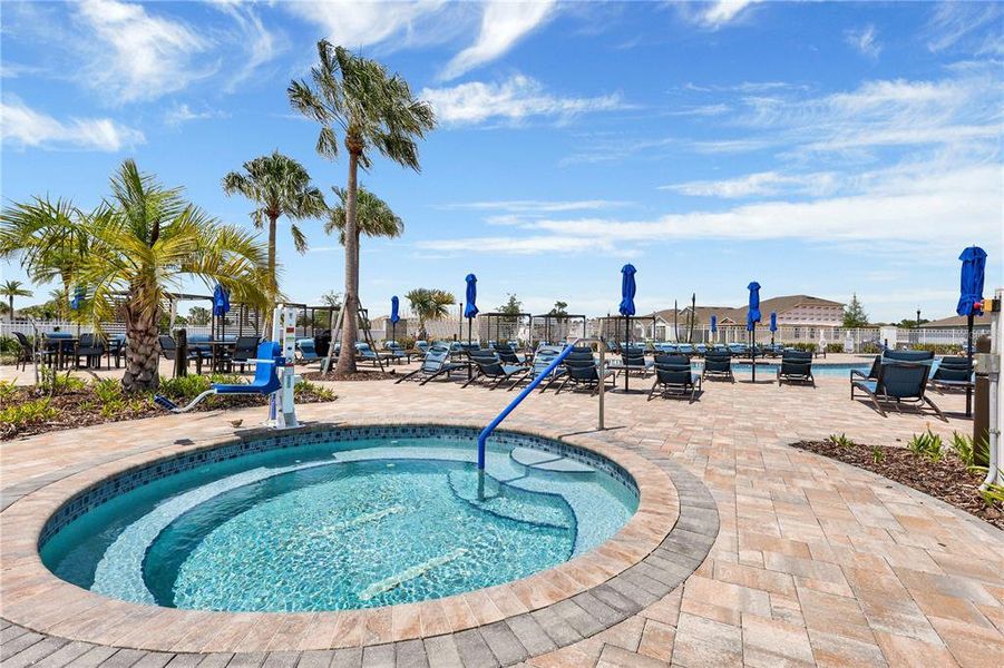 Community amenities in , Winter Garden (Image 35).