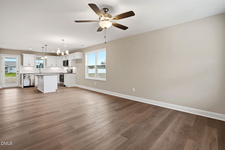 8-web-or-mls-248 Rae St-4