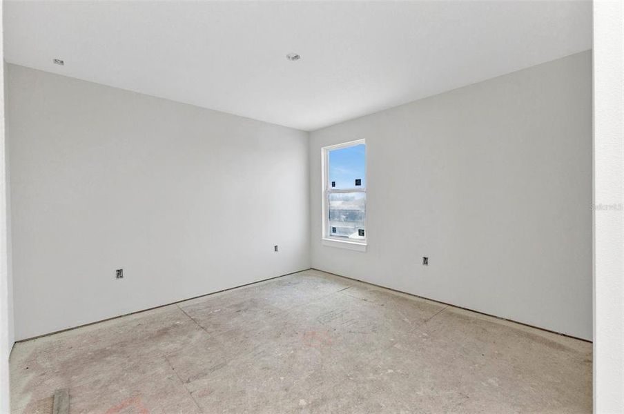 Spacious, unfurnished interior of a new home in , Port Charlotte (Image 33).