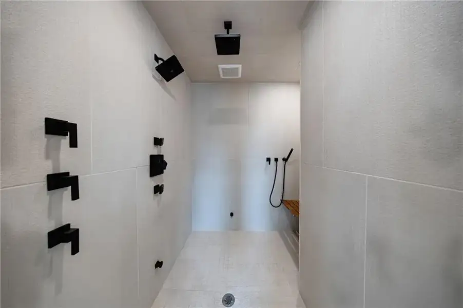 Image 81 of a home in .