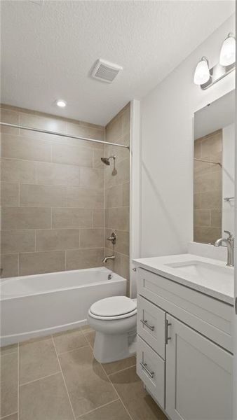 Furnished interior view inside a new home in Hamilton Bluff, Lake Hamilton (Image 4).