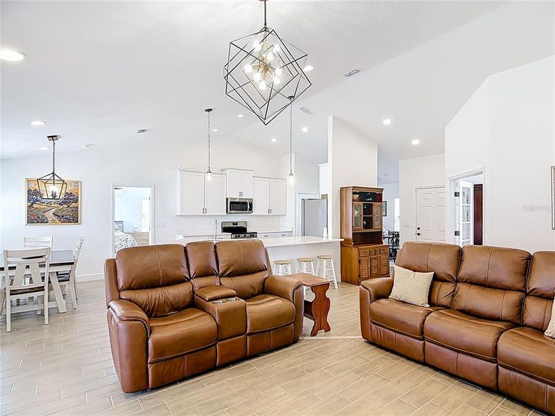 Furnished interior view inside a new home in , Bartow (Image 7).