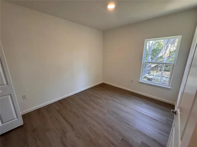 Spacious, unfurnished interior of a new home in , Orlando (Image 8).