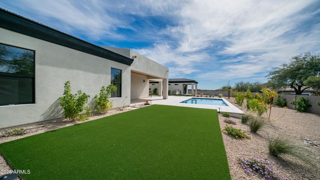 31388 Daylight Exterior Photos-18 31388 Daylight Exterior Photos-18