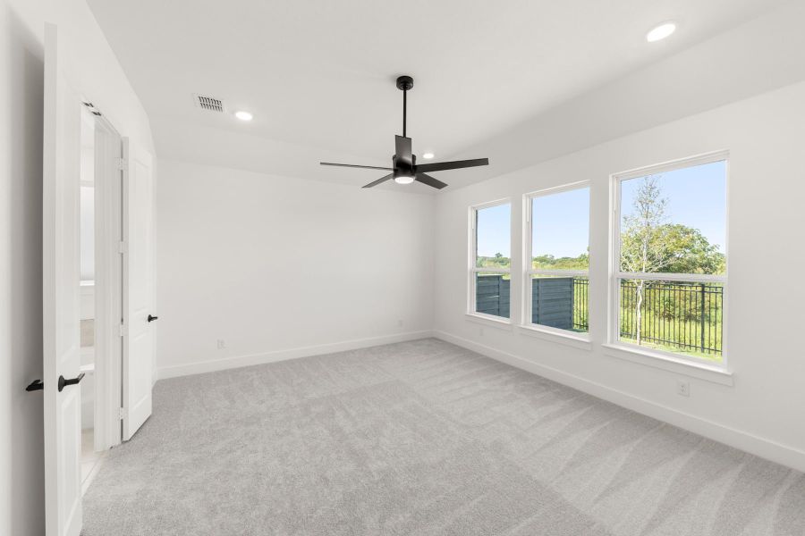 Spacious, unfurnished interior of a new home in Union Park, Little Elm (Image 20).