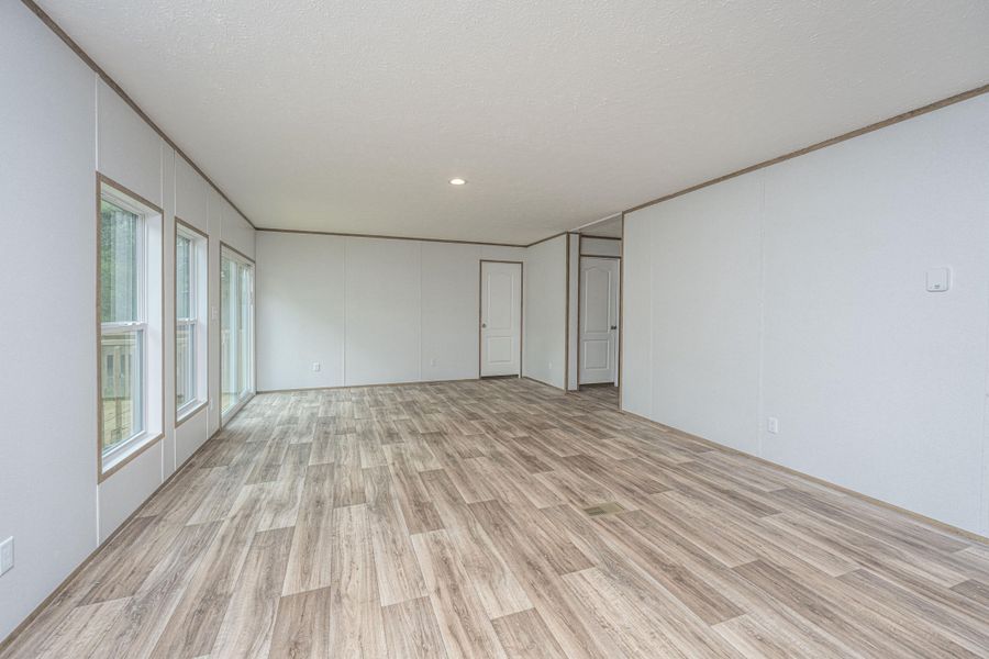 Spacious, unfurnished interior of a new home in , Walterboro (Image 24).
