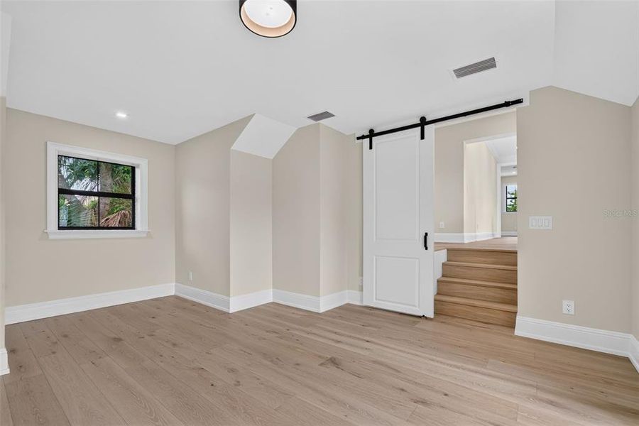 Spacious, unfurnished interior of a new home in , Sarasota (Image 59). Spacious, unfurnished interior of a new home in , Sarasota (Image 59).