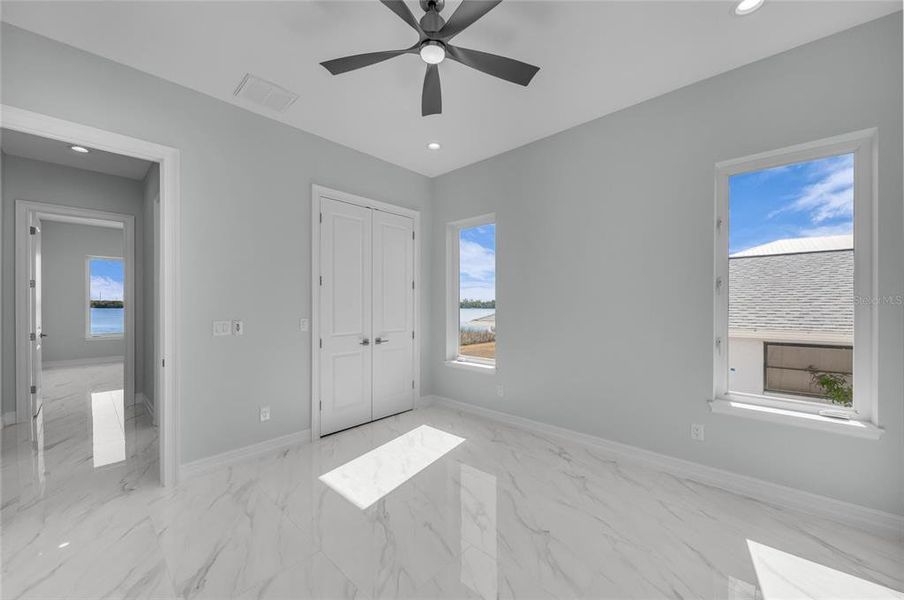 Spacious, unfurnished interior of a new home in , Punta Gorda (Image 24).