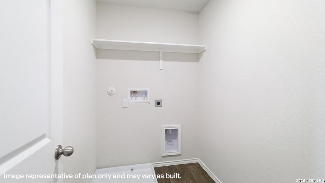 Spacious, unfurnished interior of a new home in Sereno Springs, San Antonio (Image 19). Spacious, unfurnished interior of a new home in Sereno Springs, San Antonio (Image 19).