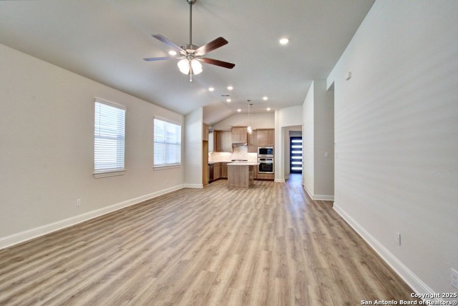 Spacious, unfurnished interior of a new home in Veramendi, New Braunfels (Image 14).