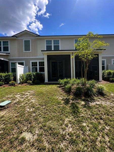 Exterior details and patio area of a home in , Palm Coast (Image 14).