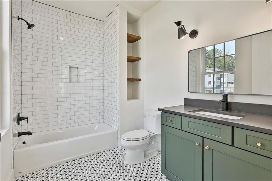 Furnished interior view inside a new home in Laurel Brooke, Peachtree City (Image 17). Furnished interior view inside a new home in Laurel Brooke, Peachtree City (Image 17).