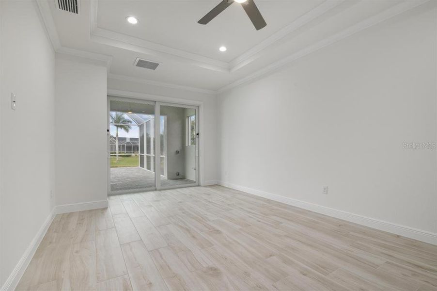 Spacious, unfurnished interior of a new home in , Punta Gorda (Image 19).