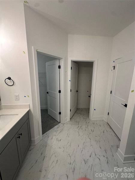 Spacious, unfurnished interior of a new home in Cardiff Glyn, Catawba (Image 15).
