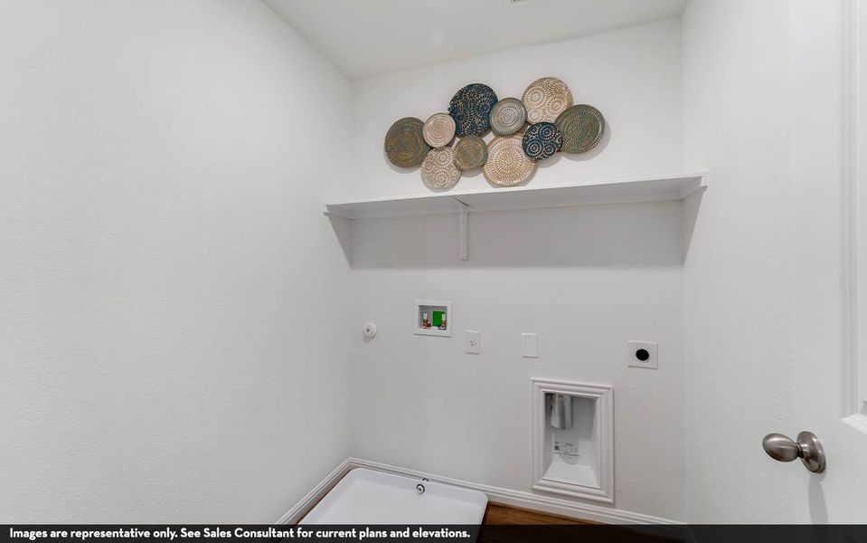 Spacious, unfurnished interior of a new home in Sweetgrass Village, Crosby (Image 18).