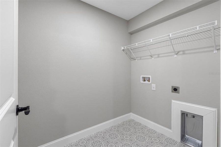Spacious, unfurnished interior of a new home in , Tampa (Image 29).