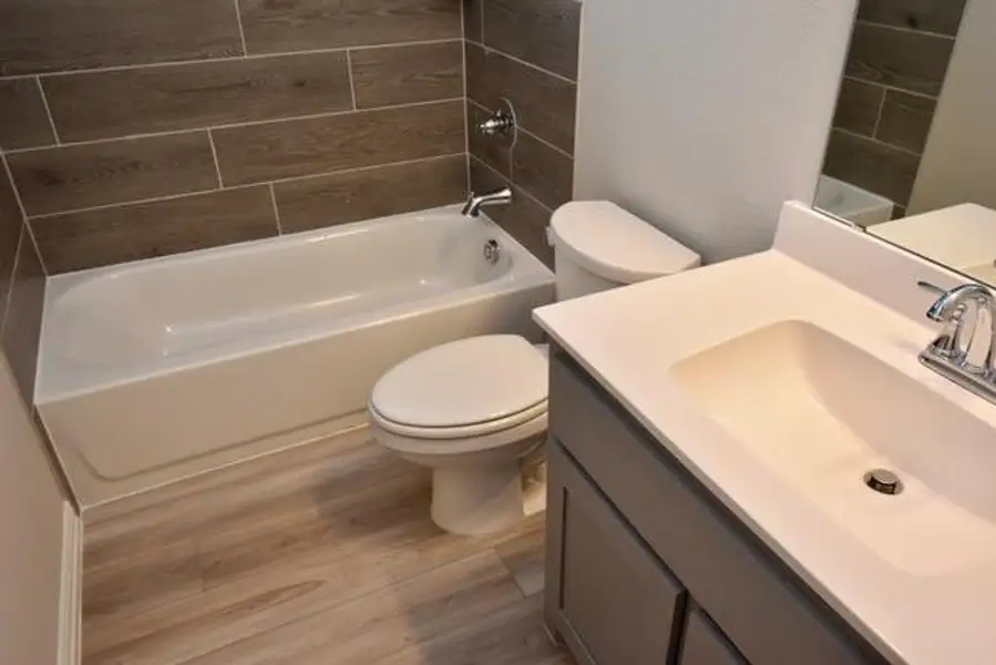 Downstairs full bath