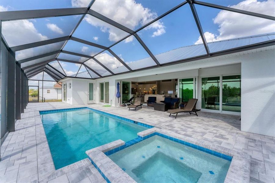 Exterior details and patio area of a home in , Port Charlotte (Image 20).