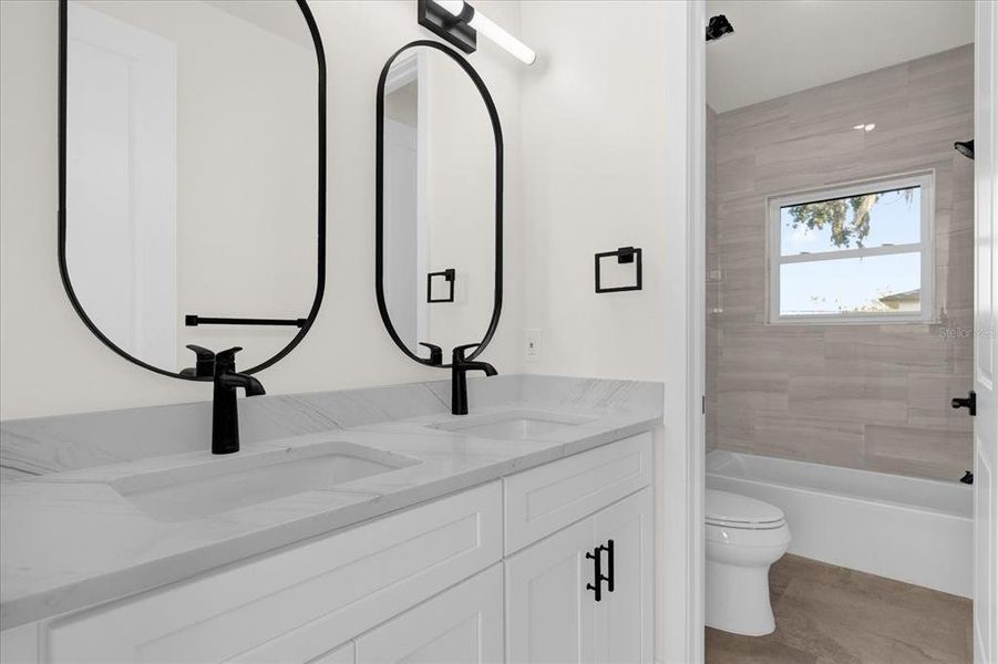 Furnished interior view inside a new home in , Orlando (Image 19).
