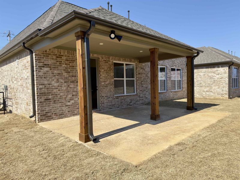Exterior details and patio area of a home in White Oak, Arlington (Image 2).